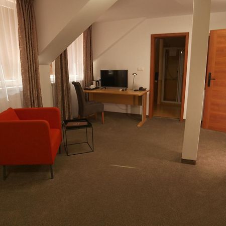Hotel Novy Kastiel - Self Check-In Topoľčany 외부 사진