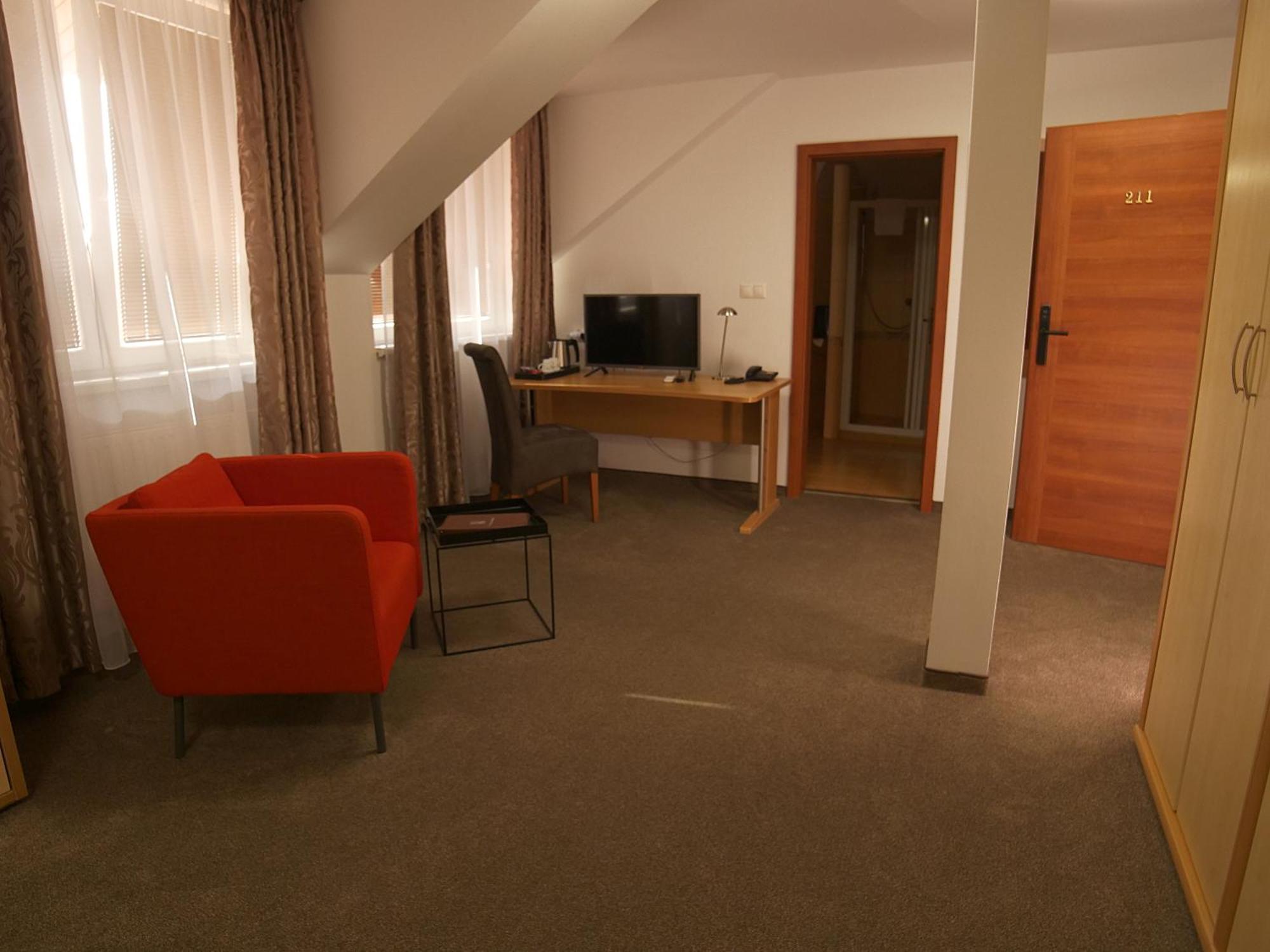 Hotel Novy Kastiel - Self Check-In Topoľčany 외부 사진